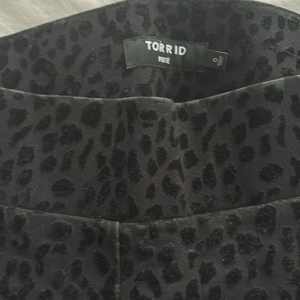 Torrid Pixie Pull On Velvet Leopard Print Legging… - image 2